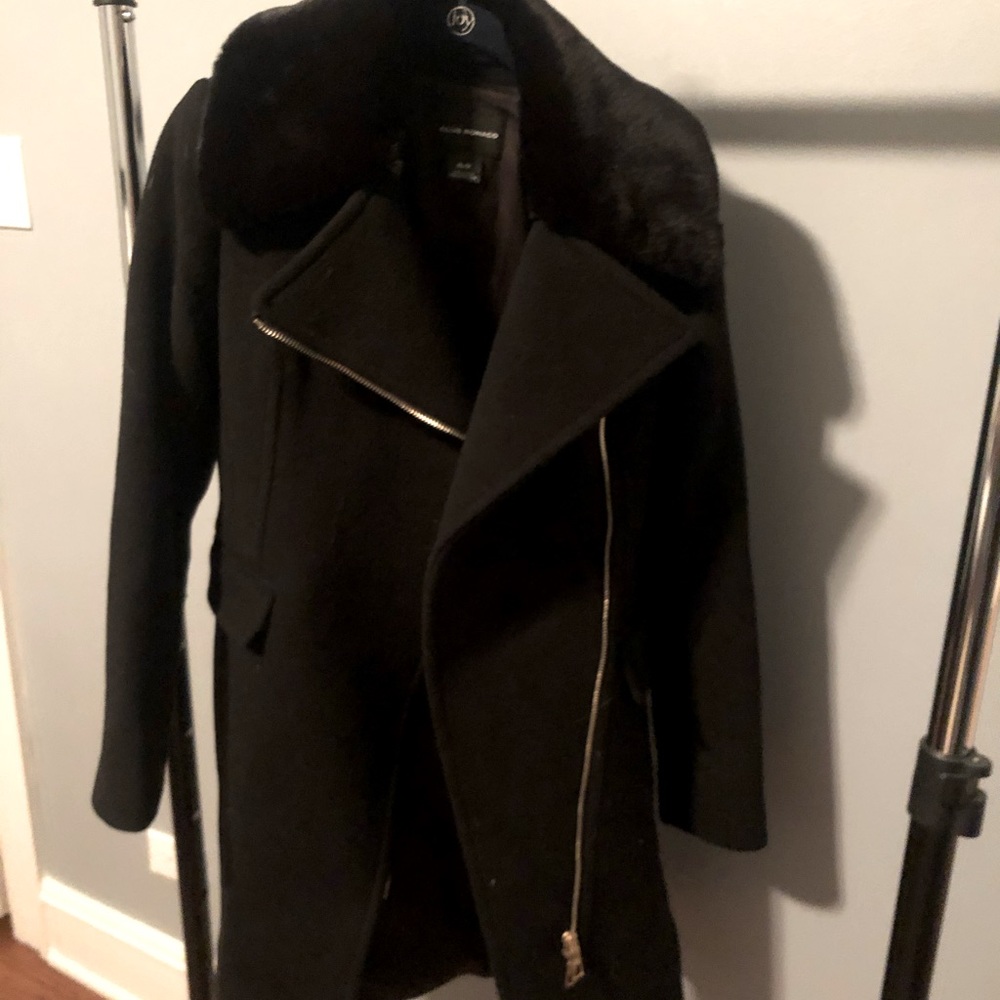 Stunning felt and faux fur Club Monaco coat 💙